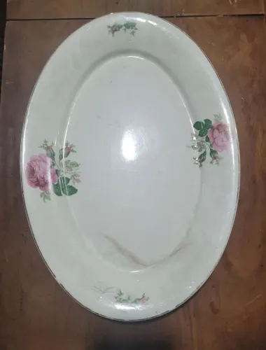 Belissima travessa em porcelana