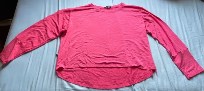 blusa cropped manga longa rosa