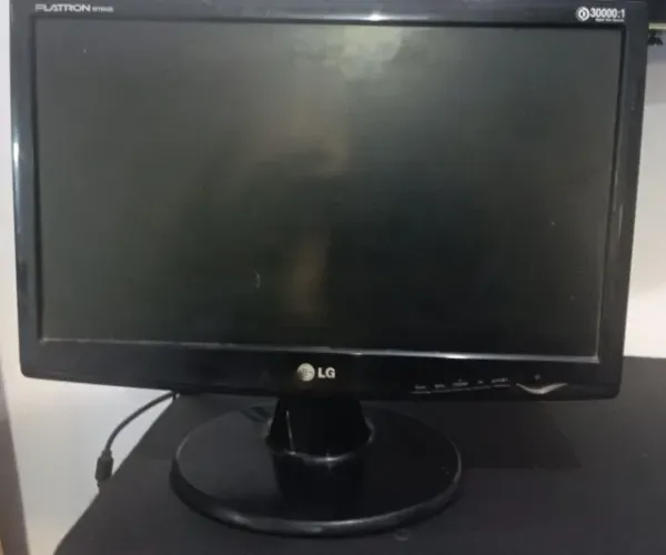 PC Completo com Monitor - Revisado, Ideal para Estudos e Uso Básico