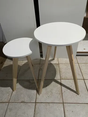 Conjunto de mesas laterais redondas modernas branca