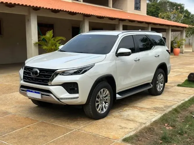 Toyota Hilux SW4