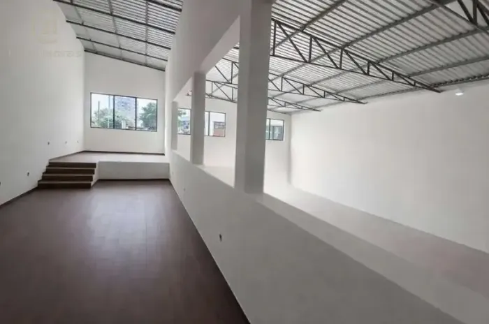 Barracão para alugar em Londrina, Igapó, com 326 m²