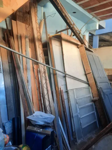Sobras de construção.