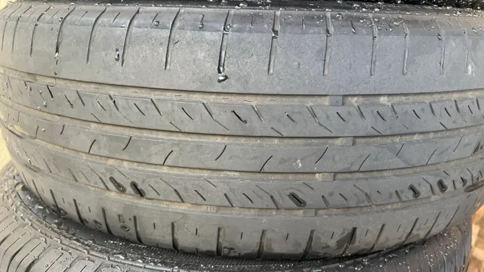 Vendo pneu 185/60 Aro 15