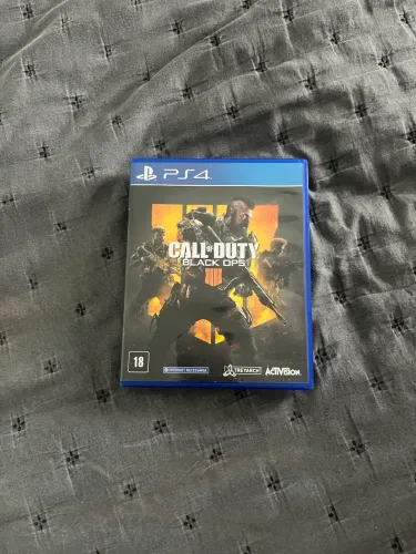 Combo de jogos ps4 - Call of duty black ops 4 e The last of us (Remasterizado)