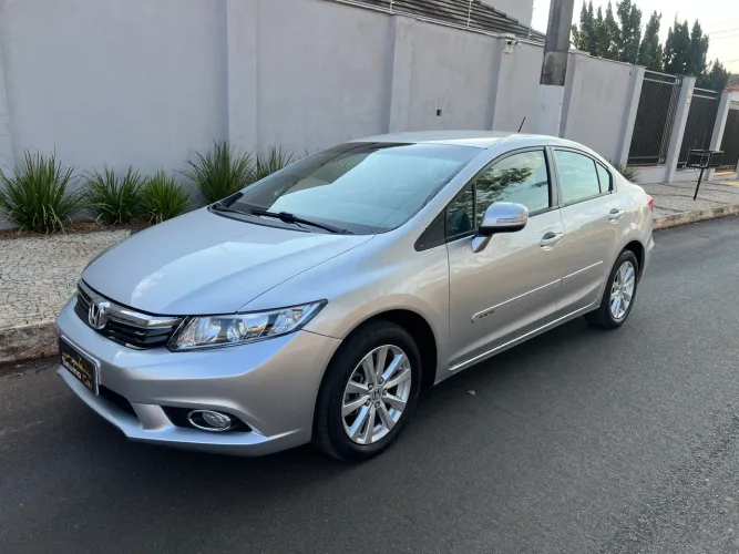 Honda Civic Sedan LXR 2.0 Flexone 16V Aut. 4P 2014
