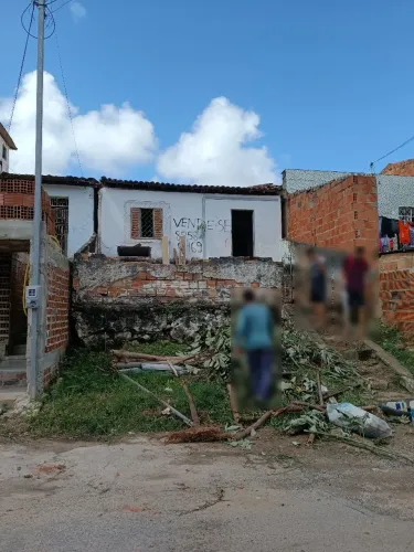OPORTUNIDADE! CASA para reforma com QUINTAIS no Japãozinho , Aracaju **Leia a descrição**