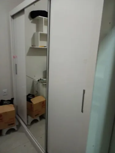 Guarda roupa 3 portas e espelho 