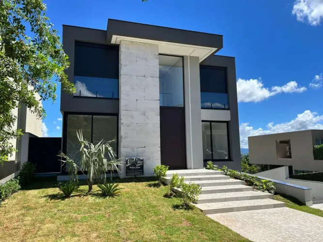 Casa à venda no Condomínio Genesis 2 Alphaville em Santana de Parnaíba - SP