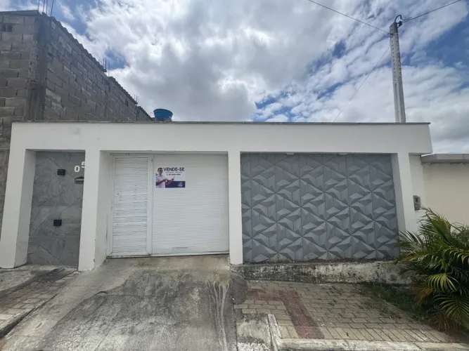 CASA A VENDA PORTEIRA FECHADA 