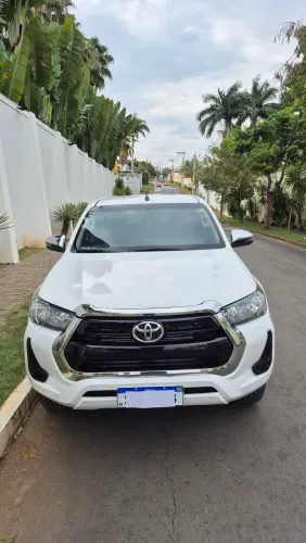 Toyota Hilux CD 4X4 2.8 Diesel Mec. 2024