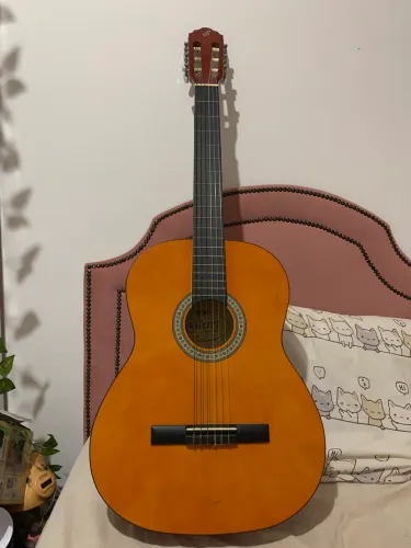 Violão Semi-novo com capa Giannini N-14N Natural (violão de nylon de estudo).