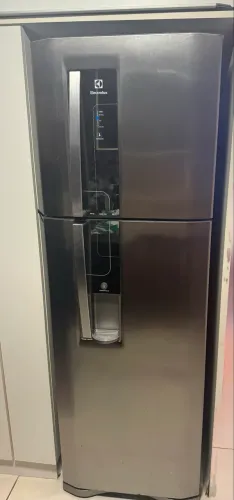 Geladeira Electrolux aço escovado, funcionamento em perfeito estado 