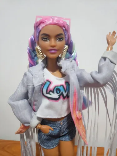 Barbie Extra negra