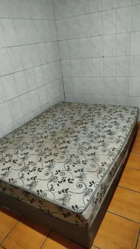 Base de cama box, está nova. Só está suja porque estava guardada 