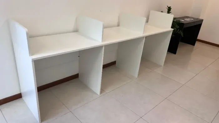 Mesa para Escritório (Baia com 3 estações)