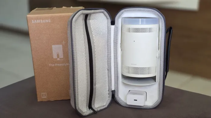 Samsung The Freestyle 2 Projetor Smart Portátil + Case De Proteção