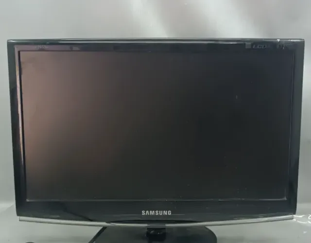 Monitor de computador para peça ou conserto.