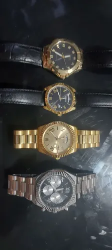 Lote com 4 relógios guess