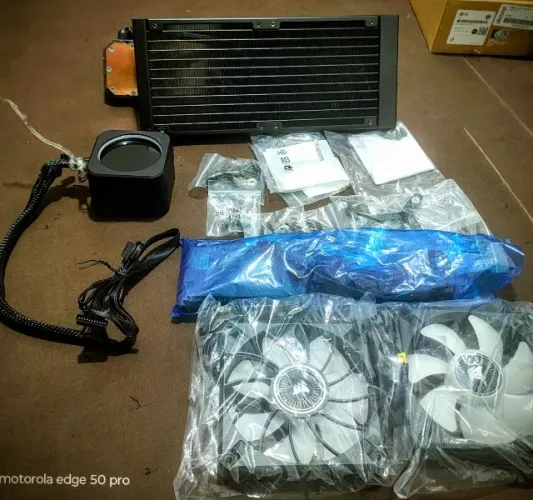 Water Cooler Corsair Icue H100i Elite, RGB, 240mm, Tela LCD com Display,