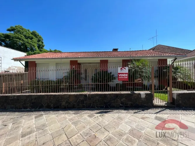 Casa em Rio Grande do Sul, Novo Hamburgo, Avenida General Daltro Filho. 1 Banheiros 3 Dorm