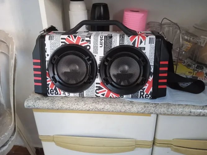 Vendo Uma Caixa de Som Com 1.mes de uso