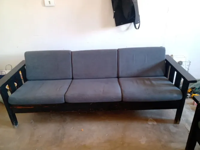 Sofá, guarda roupa, fogão, máquina de costura, mesa de plástico