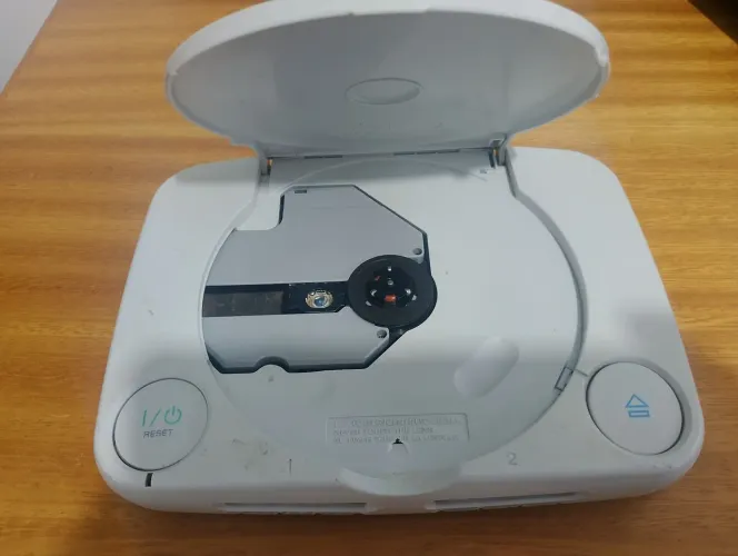 ((Ps1 baby não somente retirada de peças))