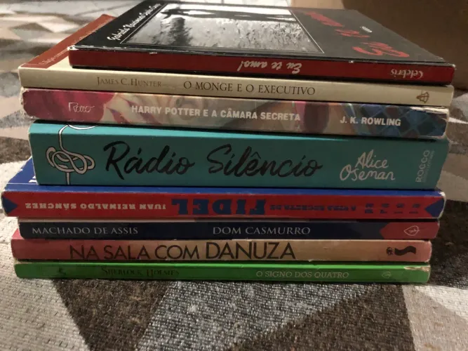 Livros variados un