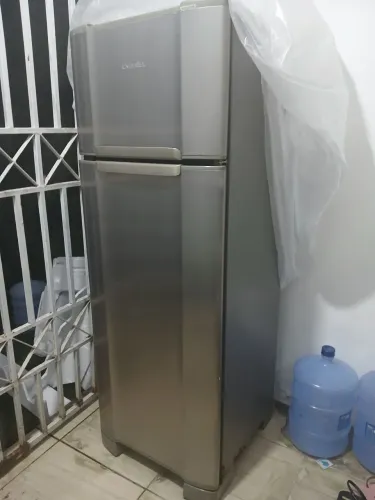Geladeira esmaltec modelo RCD 38