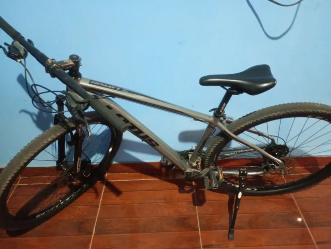 Vende-se uma bicicleta!