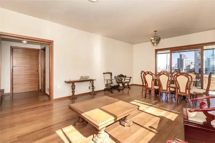 Apartamento de cobertura com 3 dormitorios no bairro Petrópolis em Porto Alegre