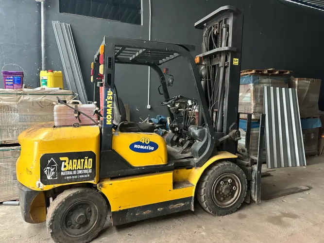 VENDO EMPILHADEIRA KAMATSU 4 TONELADAS