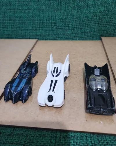 kit 03 Hotwheels Batmovel DC Comis Mattel - Coleção Batman