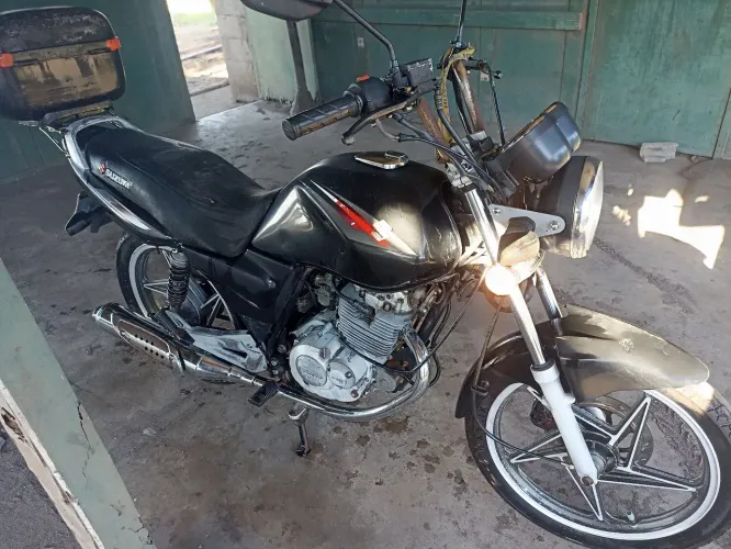 Suzuki en yes 125 em ótimo estado