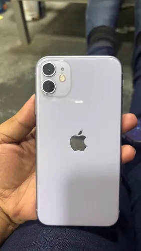 Vendo iPhone 11 conservado 1000 reais 