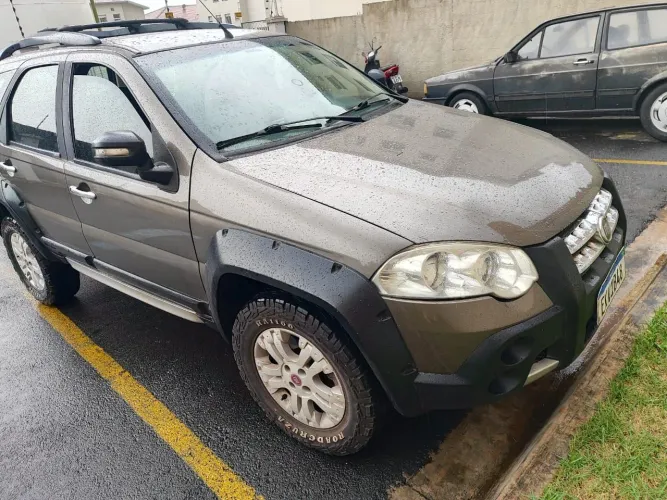 Fiat Palio Week.adv.lock.dualogic 1.8 Flex 2010