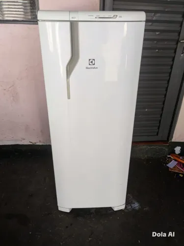 Geladeira Electrolux semi nova