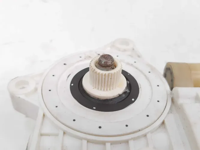 Motor Máquina Vidro Dianteiro Direito Bmw 135i 2006 Á 2011