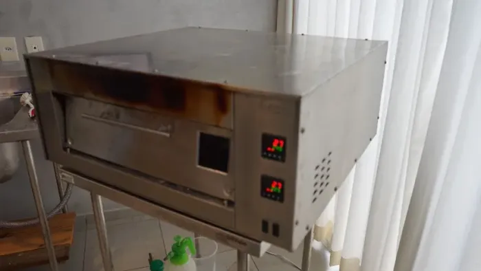 Forno de lastro gourmet Eletrico 220v Larroyd 600 para Pizza (60x60)