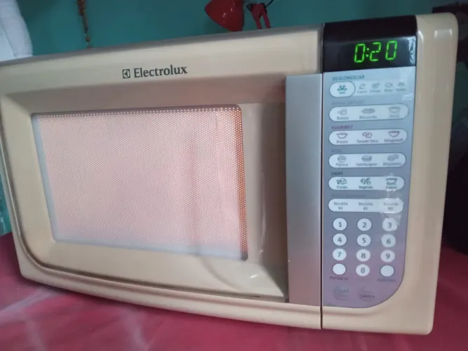 Vendo lindo micro-ondas Electrolux 