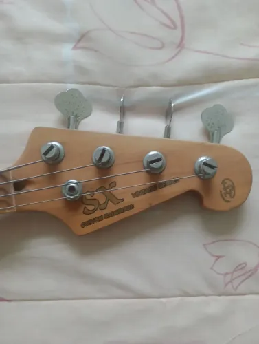 Vendo contra baixo SX cap Fender passivo R$ 1.100,00 ou troco p violão eletrificado