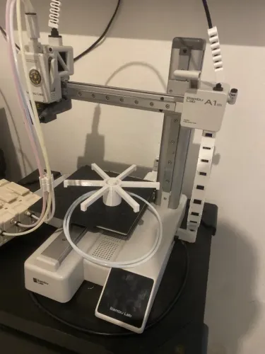 Impressora 3D bambu lab ai mini com ams