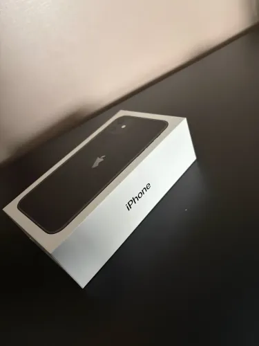 iPhone 11 64 GB Preto