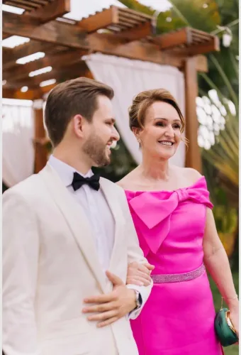Vendo vestido de festa