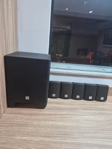 Caixas e subwoofer JBL