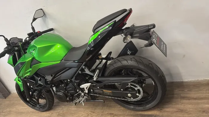 Kawasaki / z 400 2023 verde km 1.130