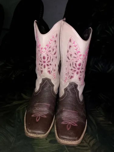 Vende-se bota texana 