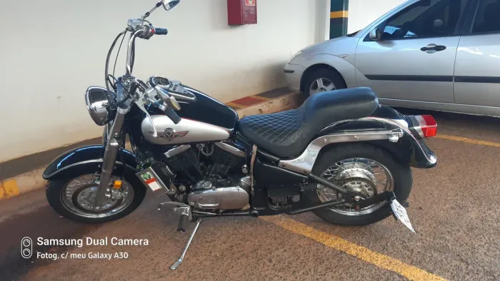 Moto Vulcan 800 clássica 