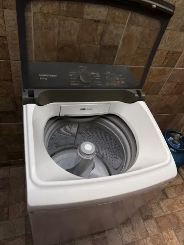VENDO MÁQUINA DE LAVA 14 kg BRASTEMP